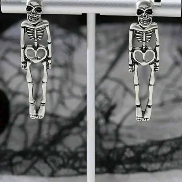 1pair Unique Detachable Realistic Human Skull Skeleton Earrings For Women - Picture 5 of 5